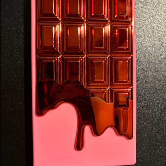 2 Makeup Revolution Palettes - Picture 4 of 8